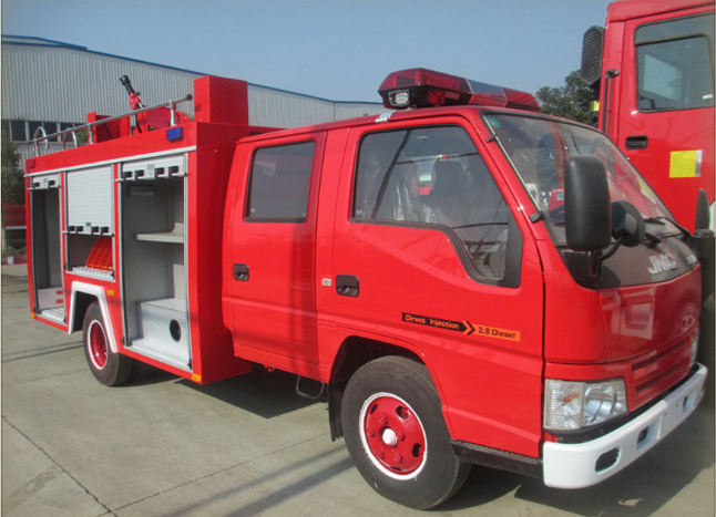 供水消防車(chē)